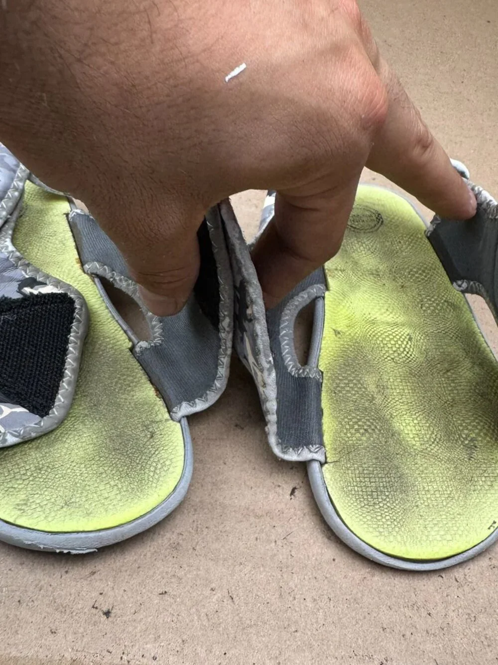 Wonder Nation Boy's Gray Shark Camo Water Sandals Size 9/10 damage